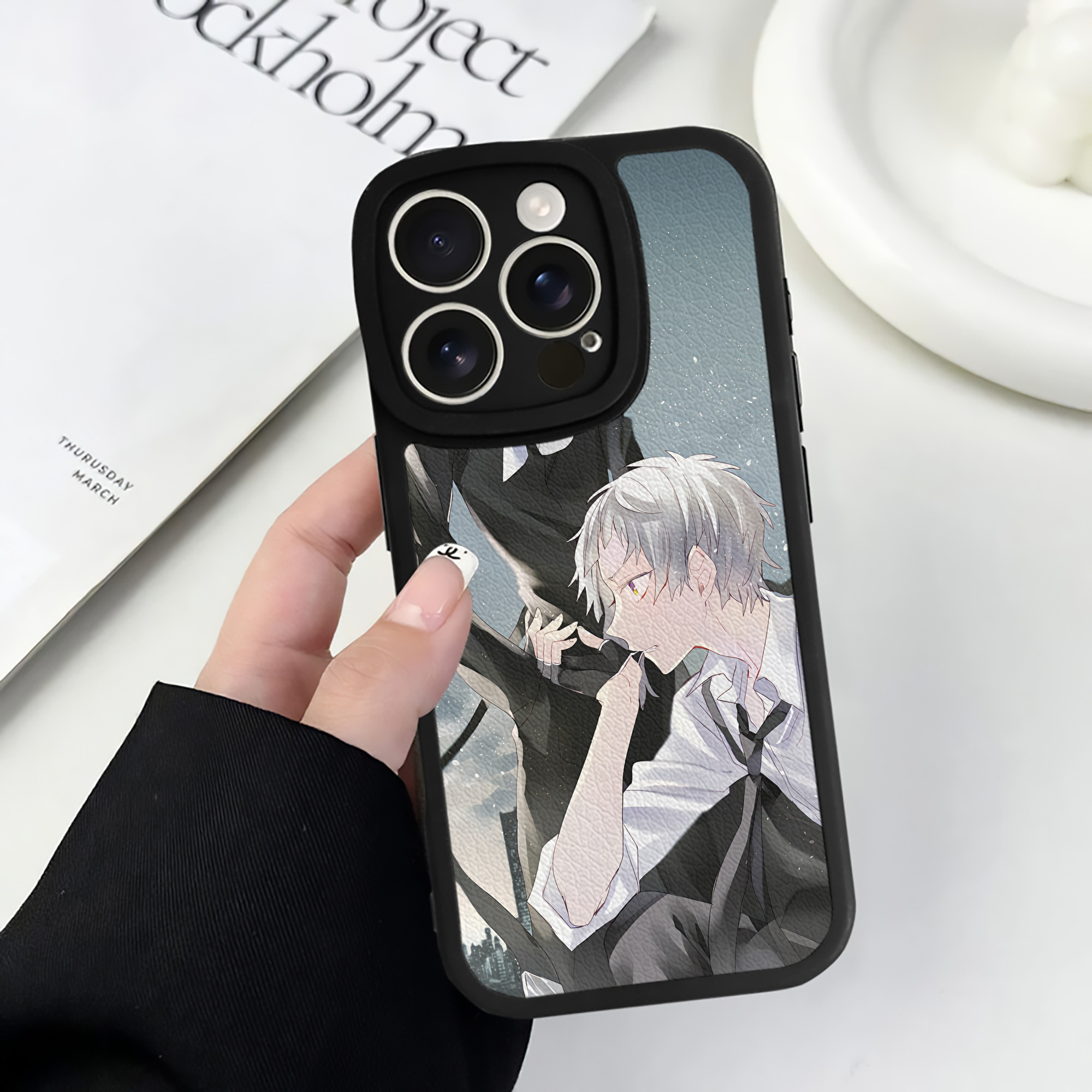 （画像用） 文豪ストレイドッグス Bungo Stray Dogs 【iPhone 16シリーズ対応】シリコンスマホケース（レザー調） 材質：シリコン